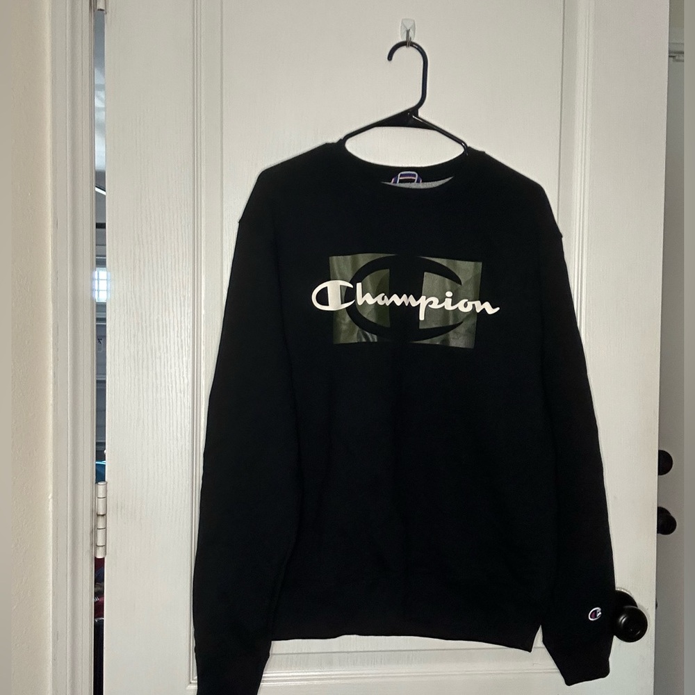 *USED* Black champions sweater